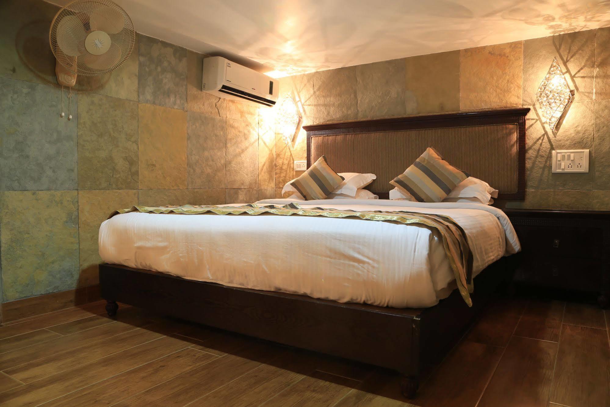 Ravine Hotel Panchgani Luaran gambar